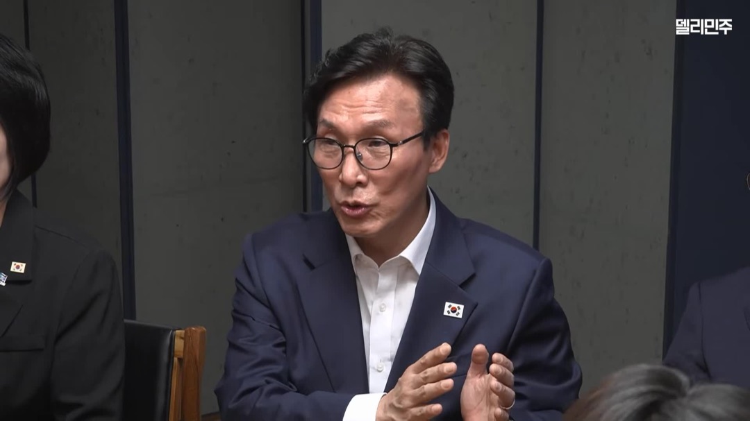 2026년 8월 19일 당대표 취임 직후 문재인 전 대통령을 예방한 김민석 대표(출마 선언 당시 장면 아님)