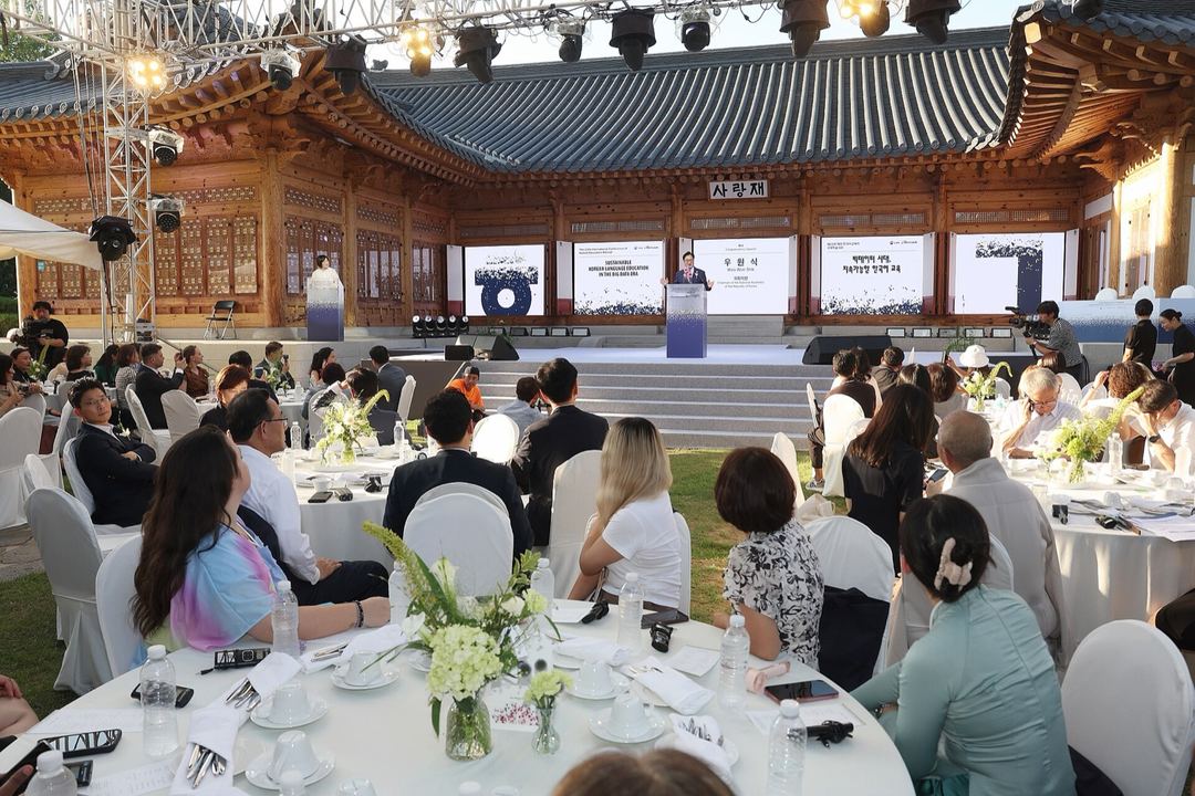 국회 사랑재 앞마당에서 열린 행사 모습(2025년 7월 다른 행사, 결혼식 사진 아님)