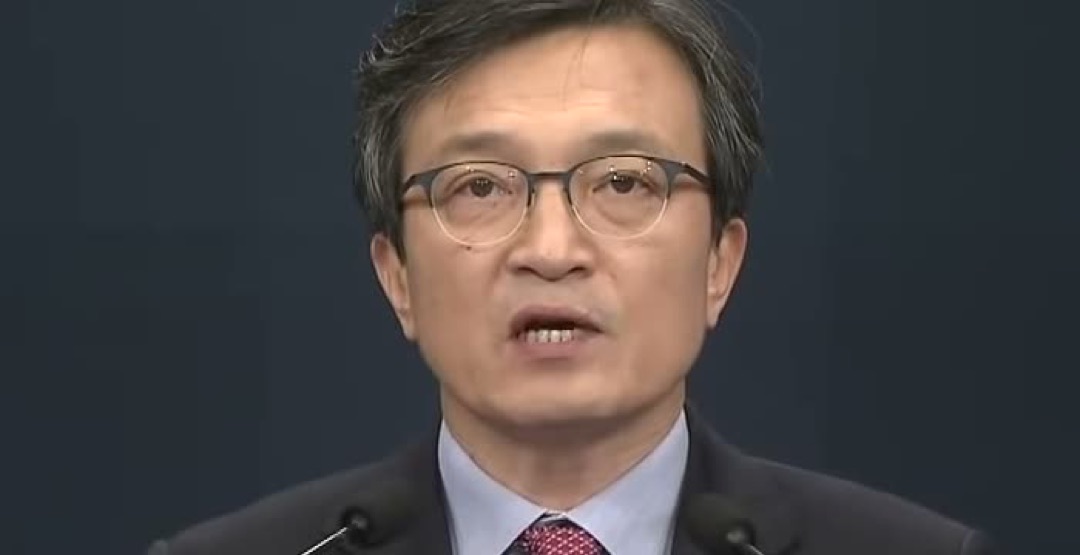 2019년 3월 8일 청와대 춘추관에서 개각을 발표하는 김의겸 청와대 대변인(3월 28일 흑석동 해명 브리핑 장면 아님)