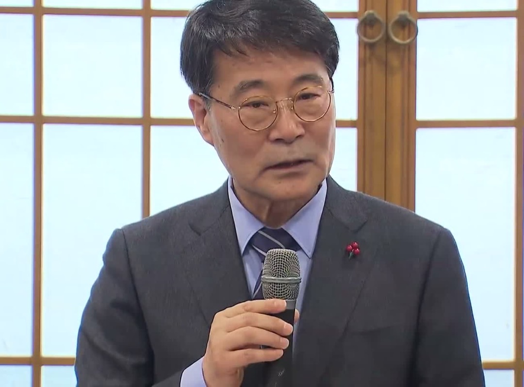 2018년 1월 21일 춘추관에서 최저임금 관련 설명을 하는 장하성 청와대 정책실장(9월 라디오 출연 장면 아님)